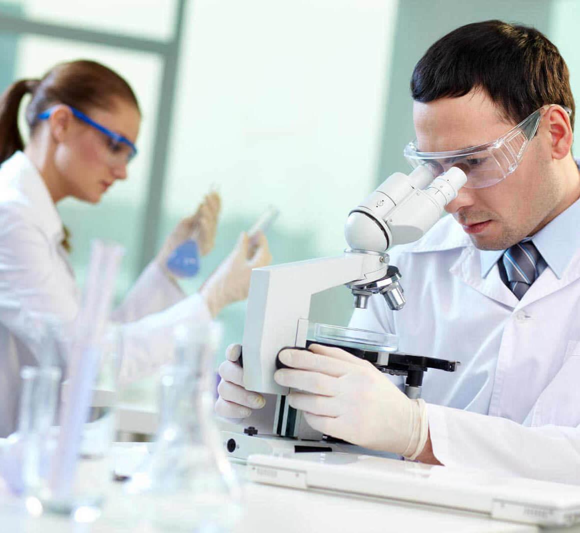 Ropa de trabajo y protección laboral de químico