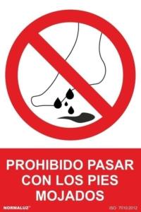 Señal "Prohibido pasar con los pies mojados" Normaluz Señal "Prohibido pasar con los pies mojados" Normaluz